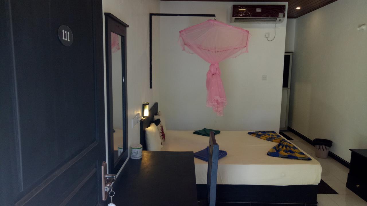 Golden Beach Inn トリンコマリー エクステリア 写真