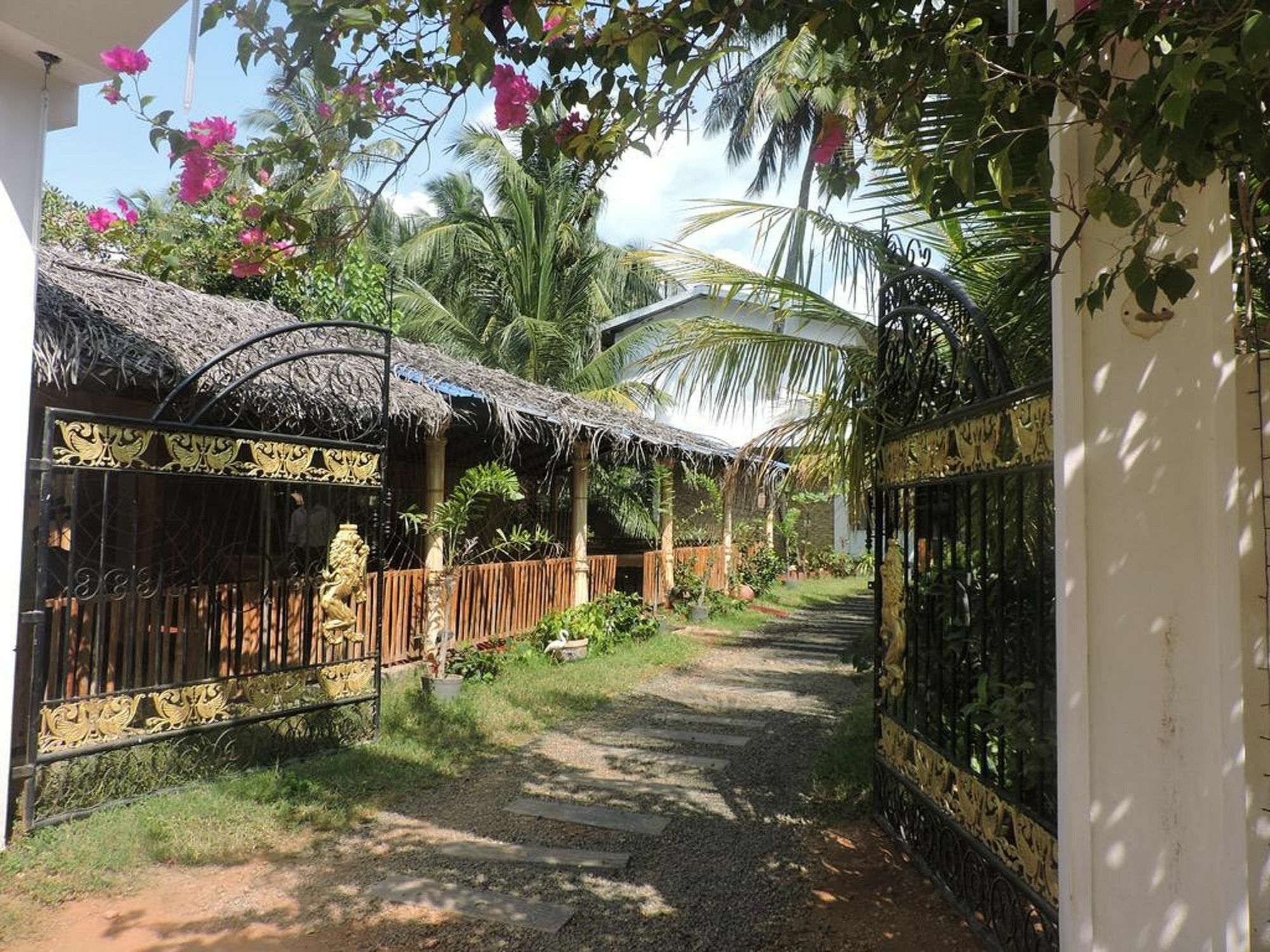 Golden Beach Inn トリンコマリー エクステリア 写真
